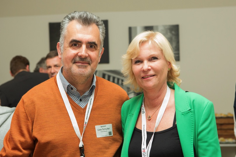 /images/slider-imgs-xs/024_Foto Loeffler_Weconact.jpg